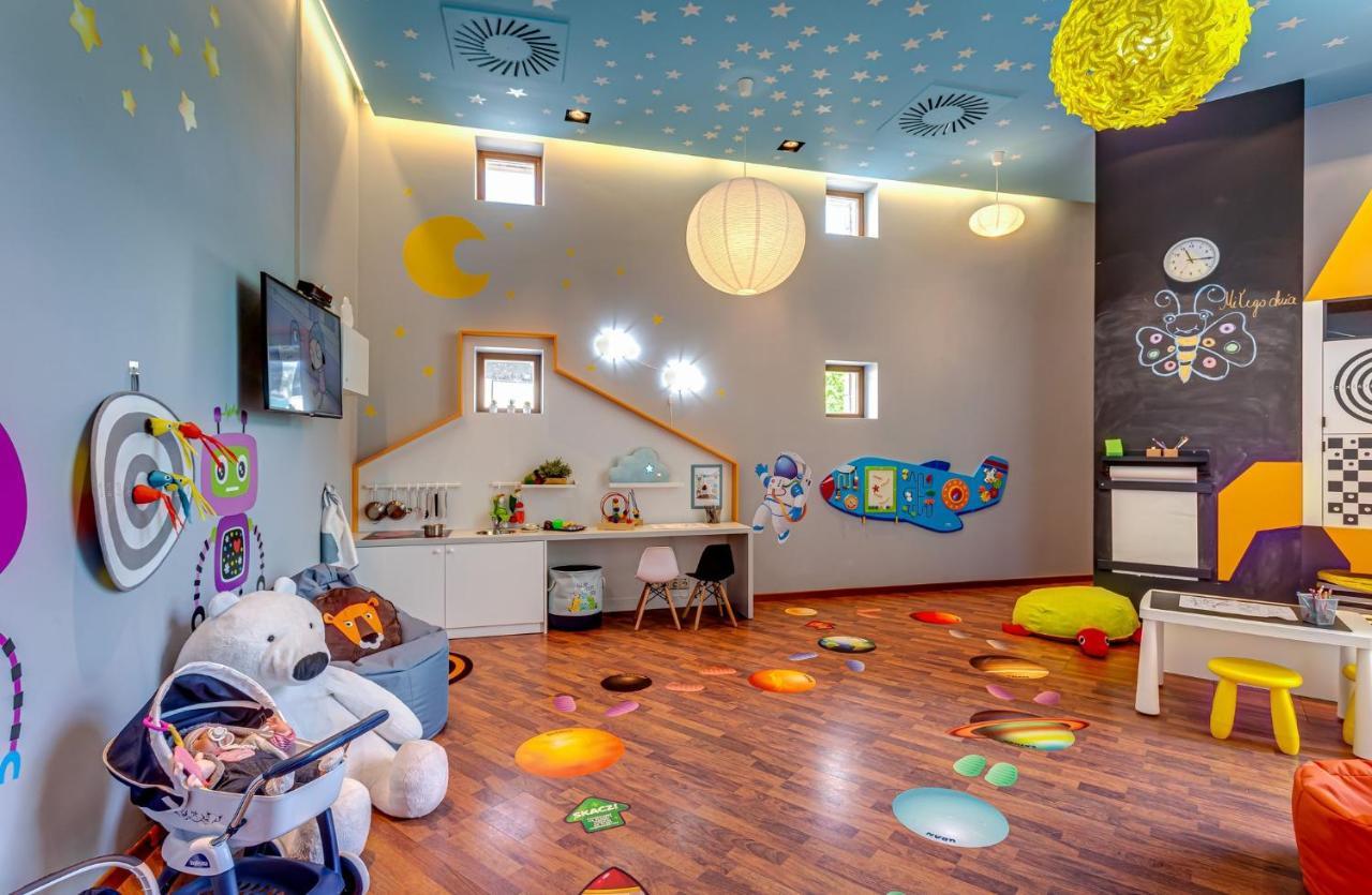Holiday Inn Resort Warsaw Jozefow By Ihg Eksteriør billede