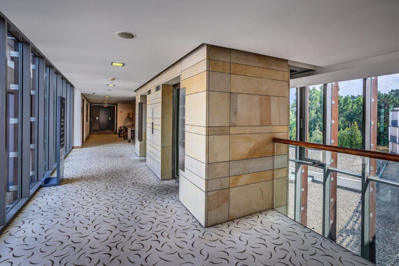 Holiday Inn Resort Warsaw Jozefow By Ihg Eksteriør billede