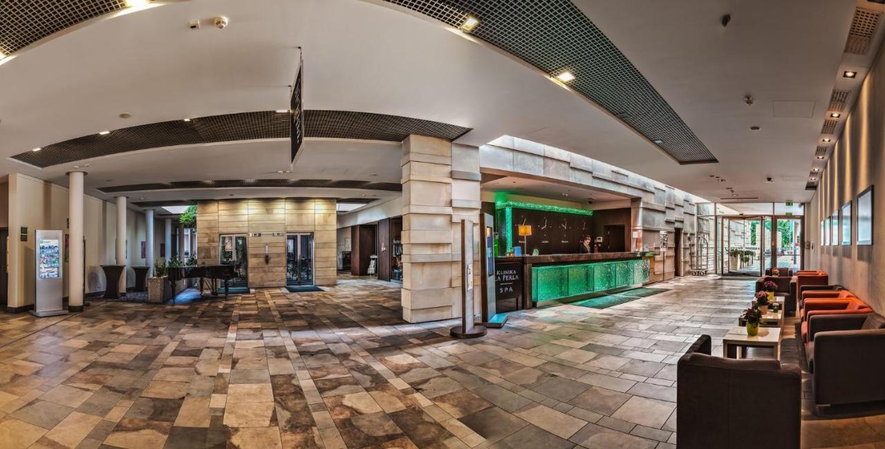 Holiday Inn Resort Warsaw Jozefow By Ihg Eksteriør billede