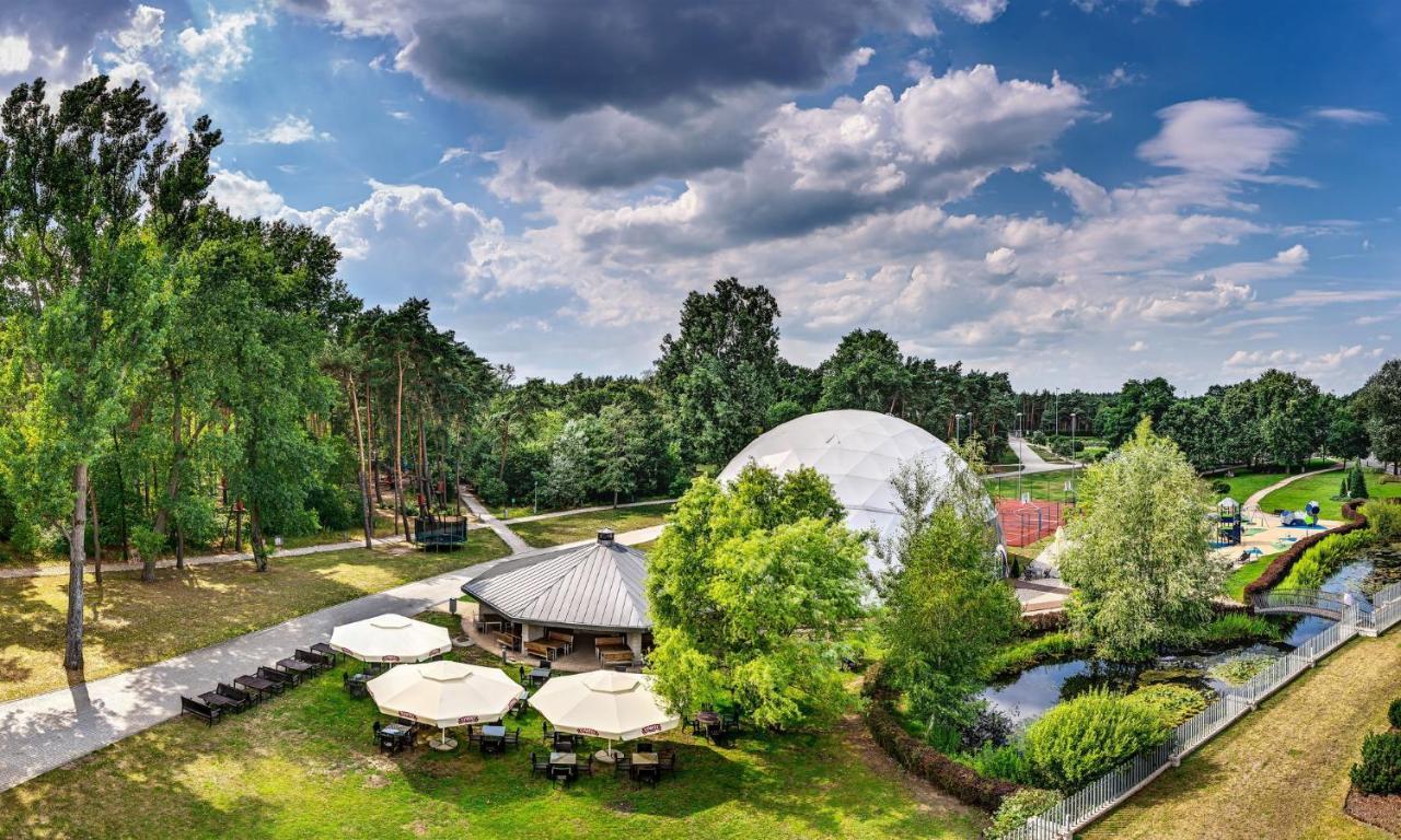 Holiday Inn Resort Warsaw Jozefow By Ihg Eksteriør billede