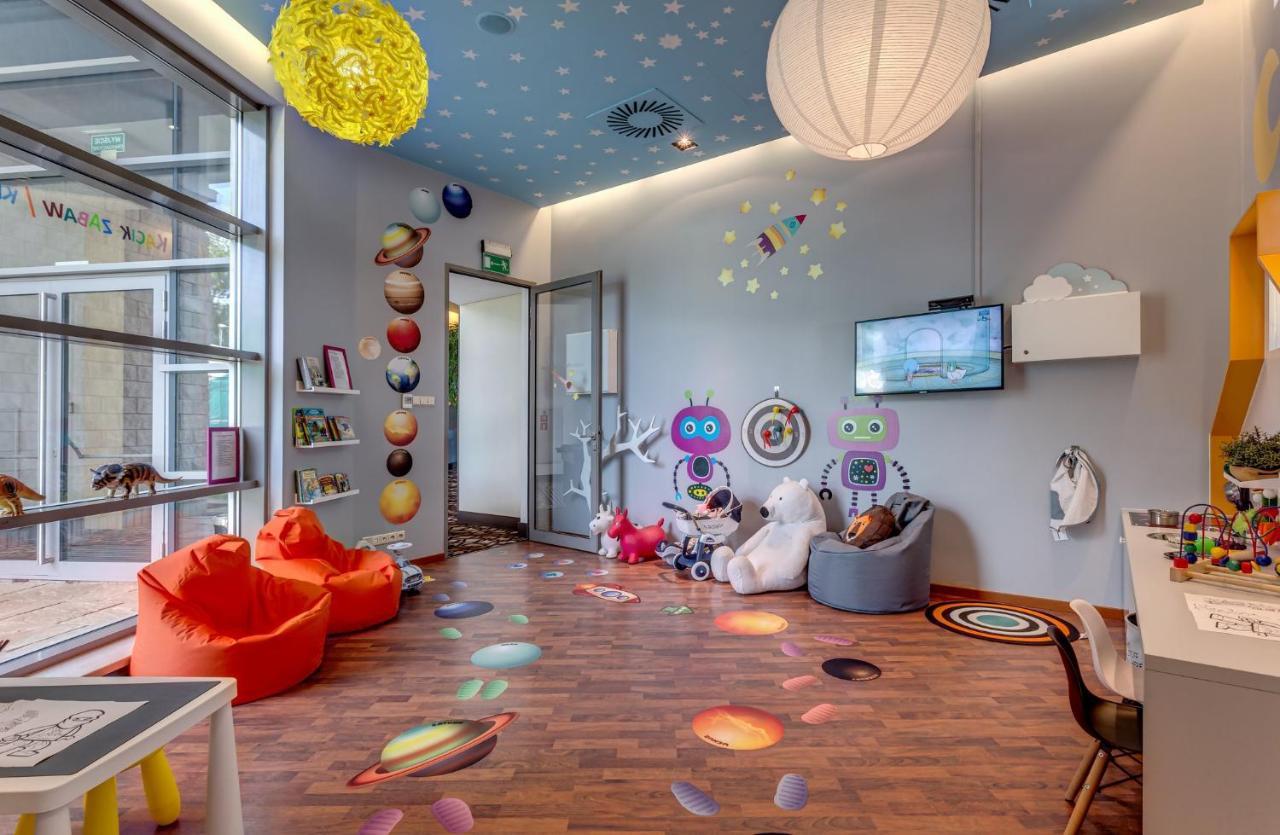 Holiday Inn Resort Warsaw Jozefow By Ihg Eksteriør billede