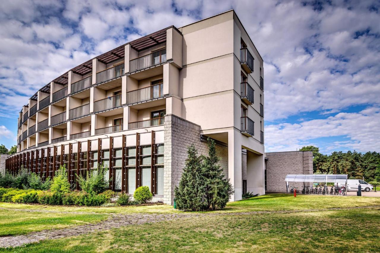 Holiday Inn Resort Warsaw Jozefow By Ihg Eksteriør billede