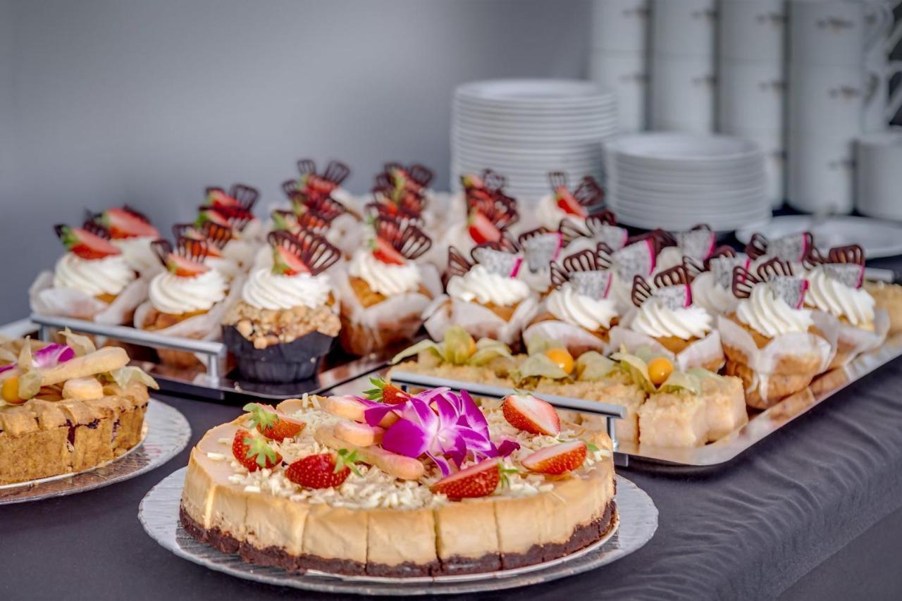 Holiday Inn Resort Warsaw Jozefow By Ihg Eksteriør billede