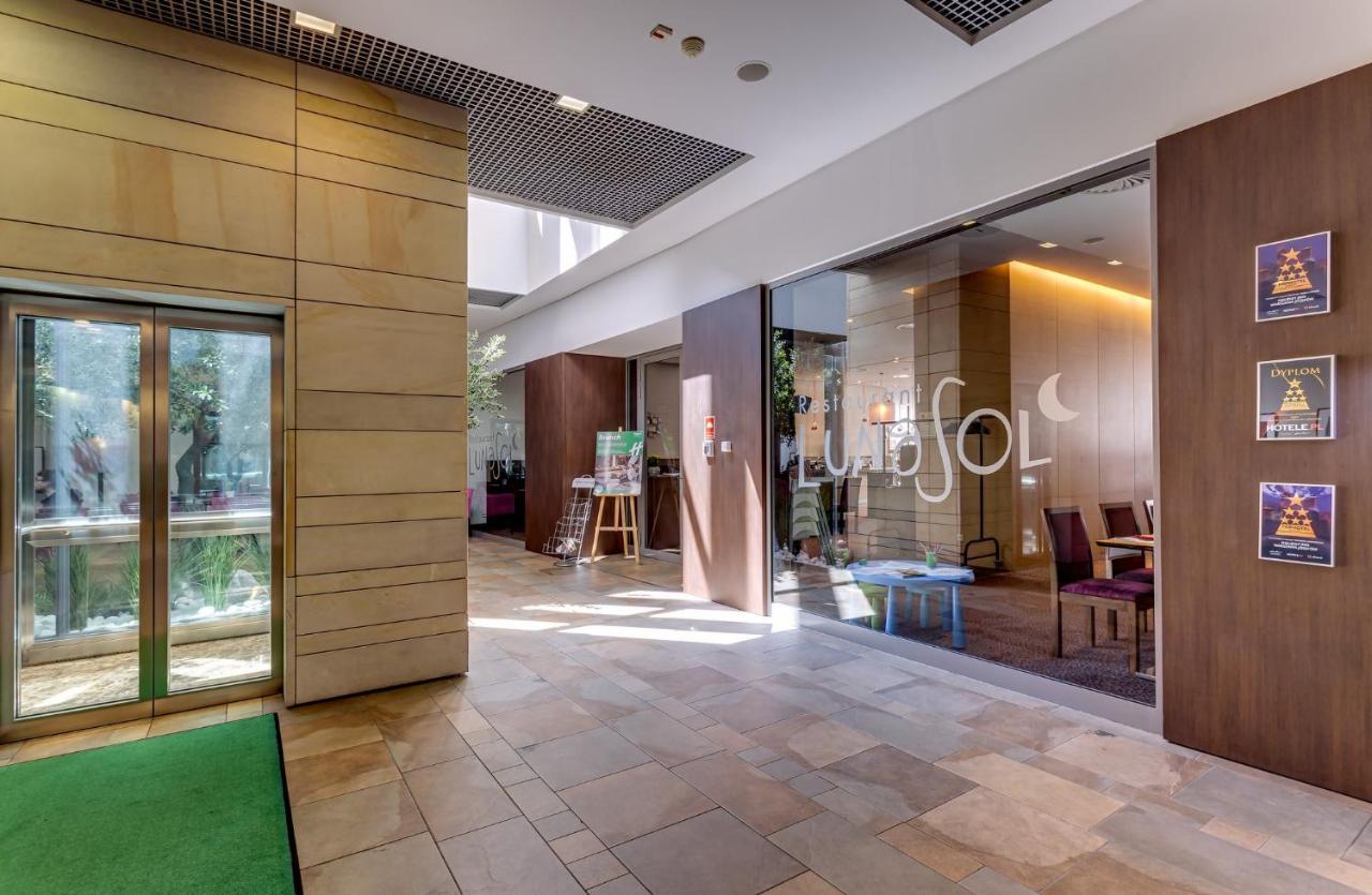 Holiday Inn Resort Warsaw Jozefow By Ihg Eksteriør billede