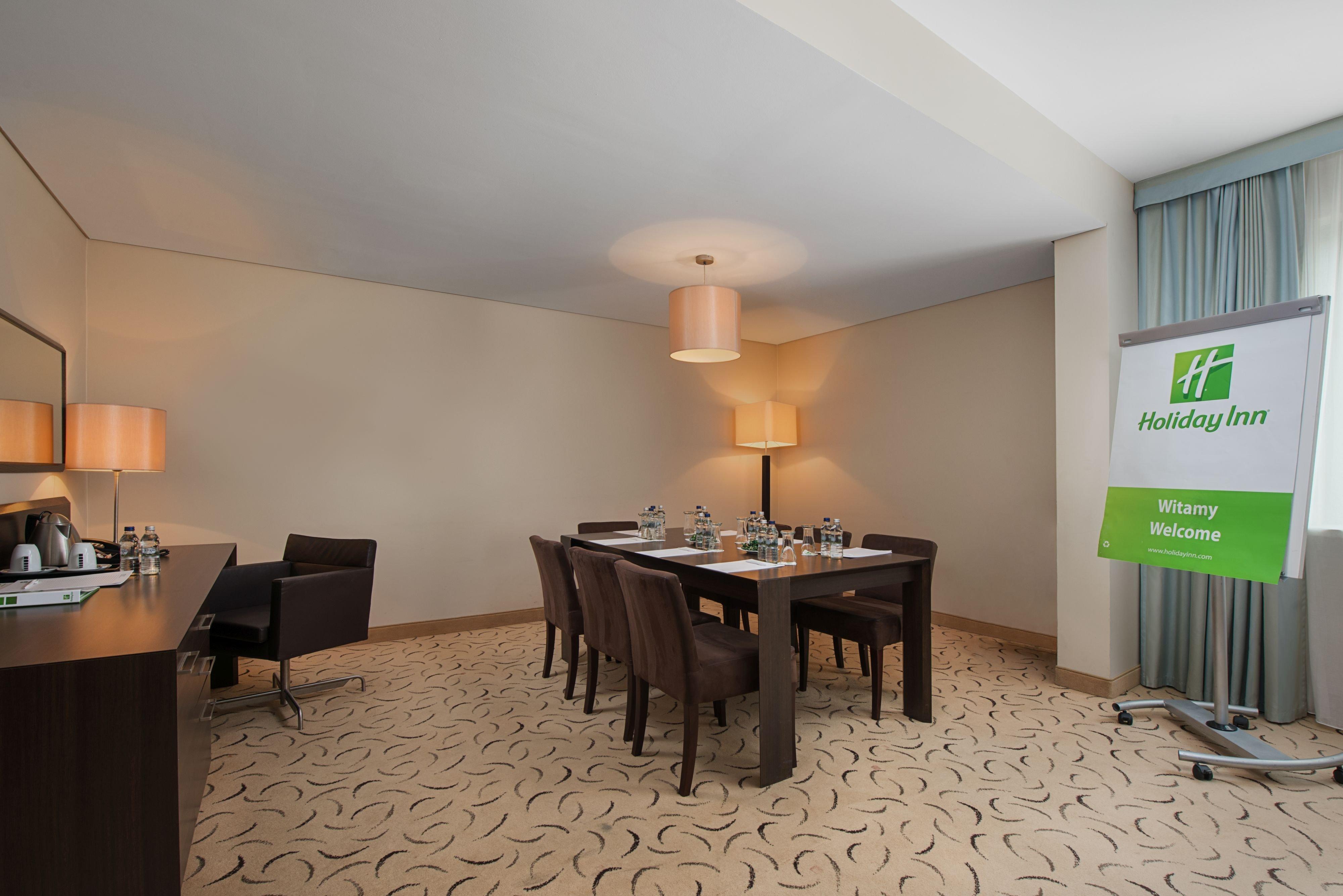 Holiday Inn Resort Warsaw Jozefow By Ihg Eksteriør billede