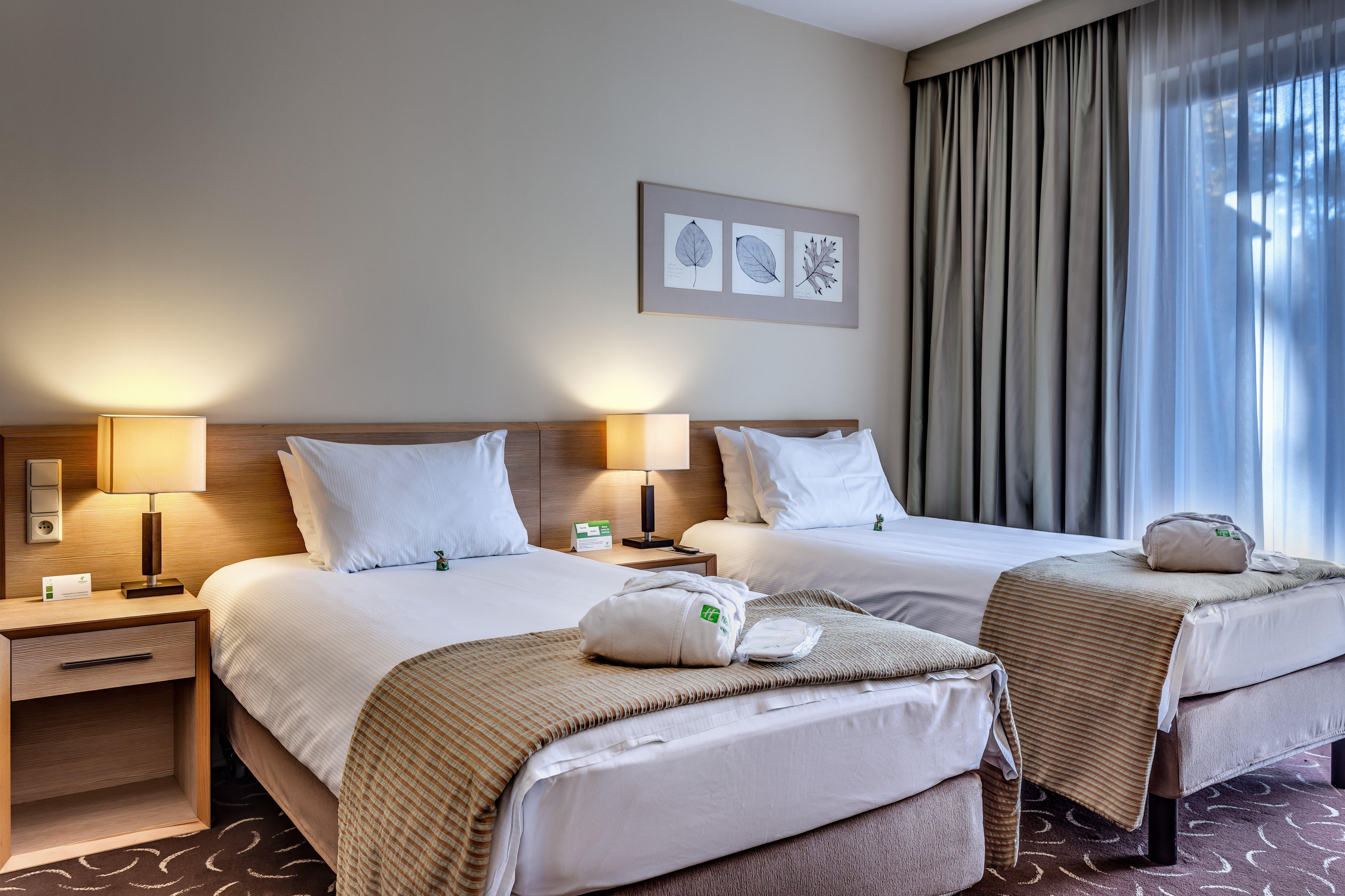 Holiday Inn Resort Warsaw Jozefow By Ihg Eksteriør billede