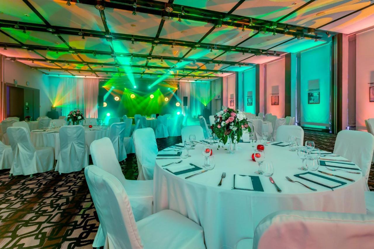 Holiday Inn Resort Warsaw Jozefow By Ihg Eksteriør billede