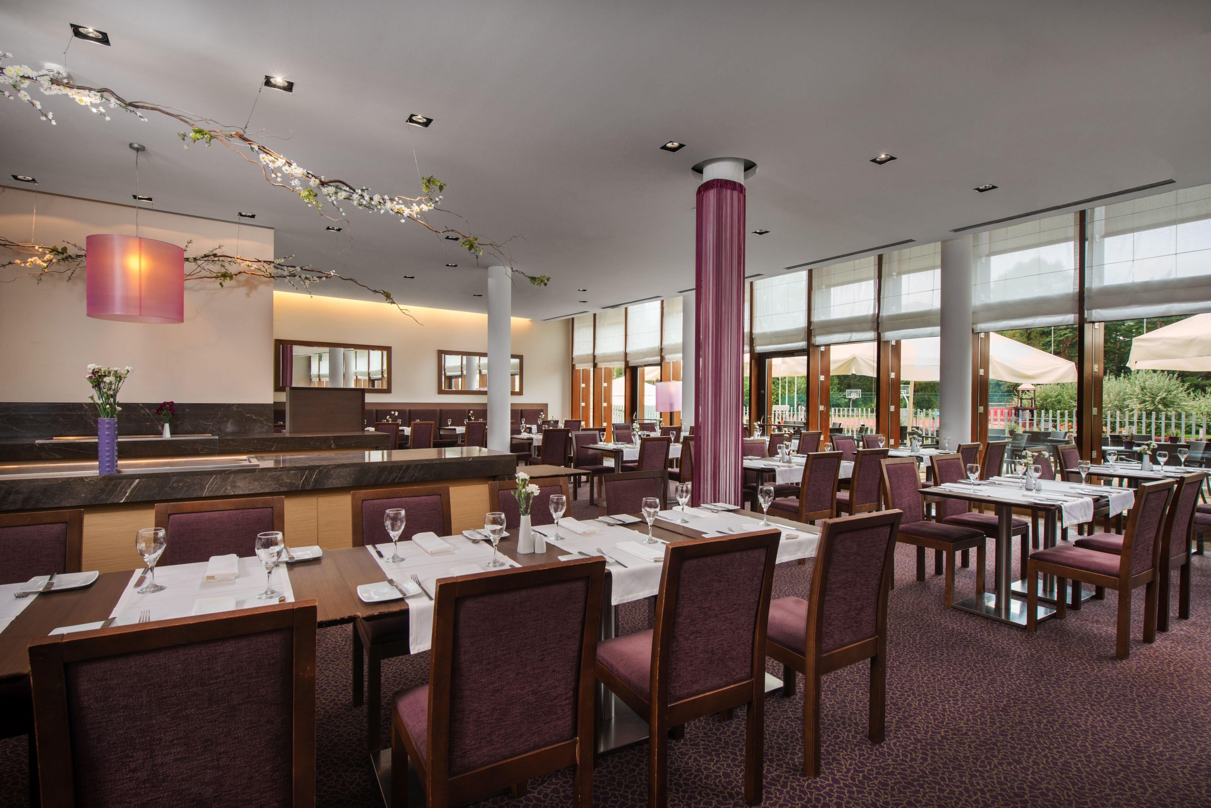 Holiday Inn Resort Warsaw Jozefow By Ihg Eksteriør billede